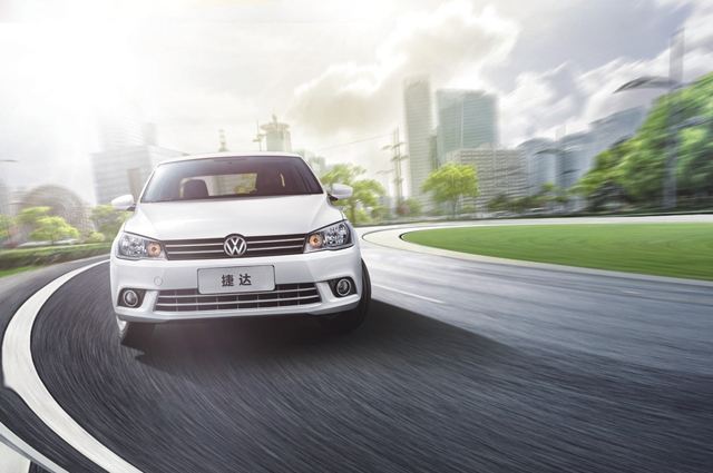 车主花5万块买奔驰威霆,大众捷达最新款怎么样