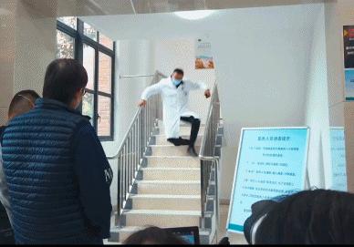 张涵予60岁了吗,张涵予不显老