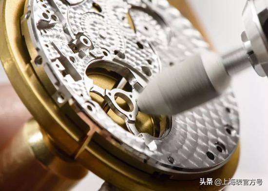 机械表厚一厘米算厚吗,全自动机械表男表薄