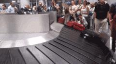 提醒乘客注意自己的随身物品,乘客携带违禁物品被查到会备案吗