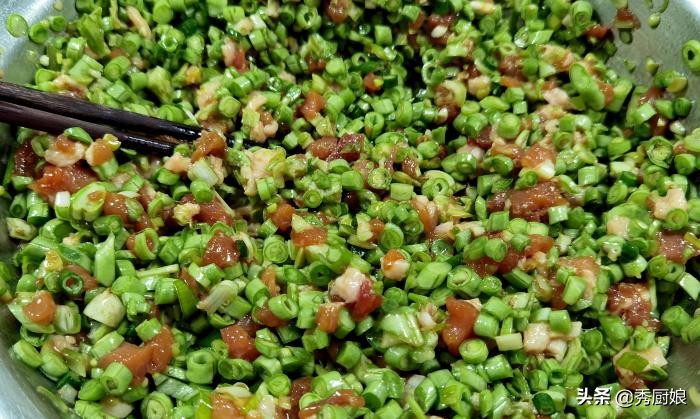 豇豆炒了做包子馅,豇豆馅素包子蒸几分钟