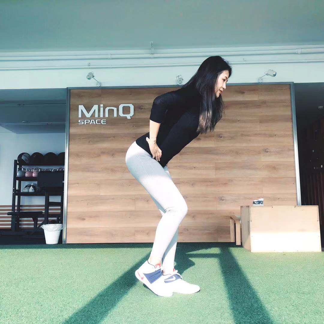 孕妇后期摔倒孕肚有什么症状,孕中期肚子撞到了怎么办