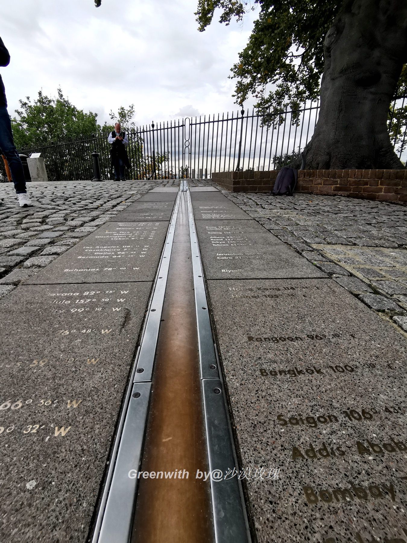 地球0度经线在哪个地方,地球0度纬线与0度经线