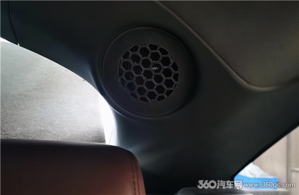 本田urv大面积改装,本田urv音响7喇叭升级12喇叭