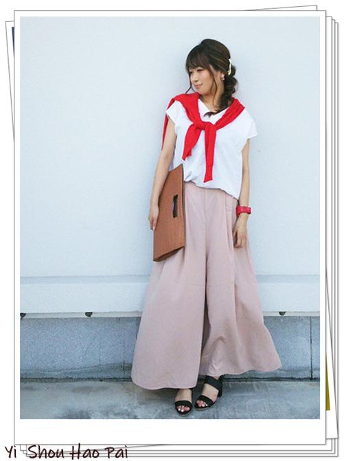 粉红色裤子搭配什么颜色上衣好看,粉红色裤子配什么上衣好看