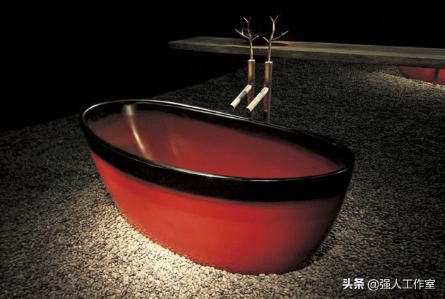 家庭安装木制浴缸效果图,现代浴缸卫生间装修风格