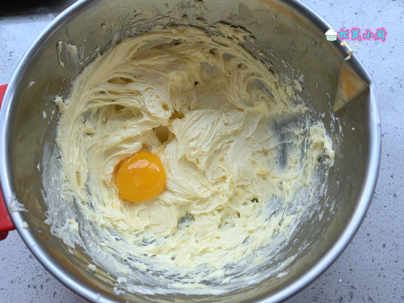 简单粗暴，搅一搅就烤，外表粗犷内里细腻，怪不得会爆红网络