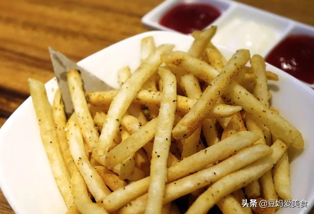薯条过夜变软怎么炸得又酥脆,做薯条土豆焯水为什么要加盐