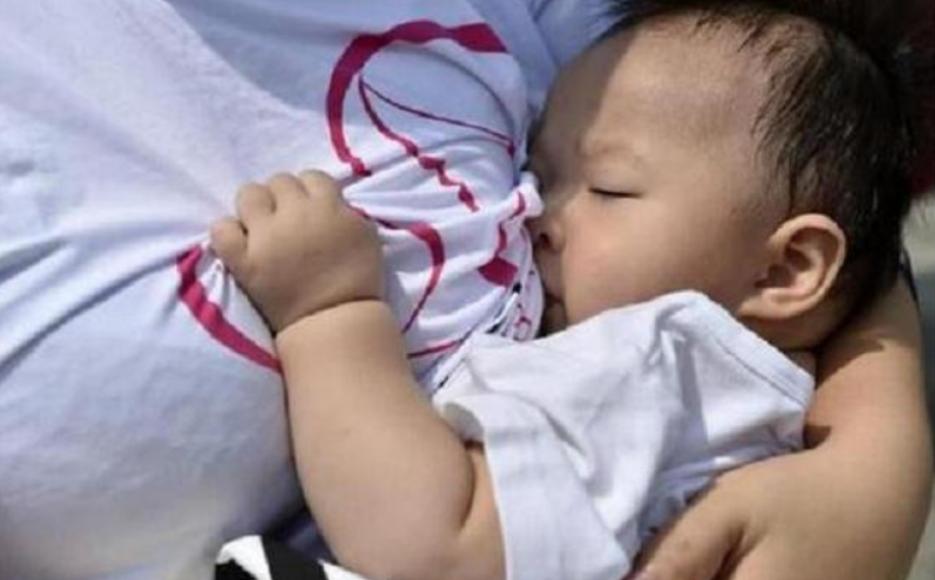 宝妈攒200袋母乳被婆婆扔掉,宝妈囤了200袋奶乳被婆婆偷偷倒掉