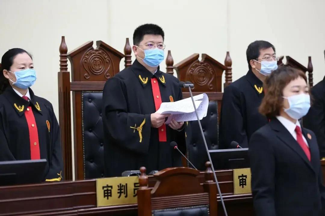 别嚣张！强行闯入派出所带走对方当事人？多名黑老大栽了！