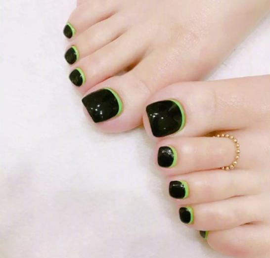 美甲什么颜色显手白,怎么美甲显指甲长