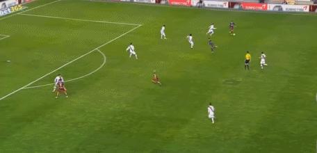 梅西过人晃倒,瓜迪奥拉梅西犯罪式过人