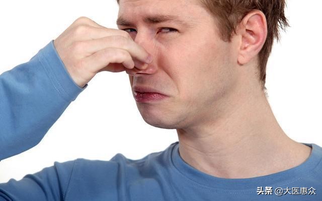 尿黄尿味大难闻是什么原因,太监身上有尿骚原因