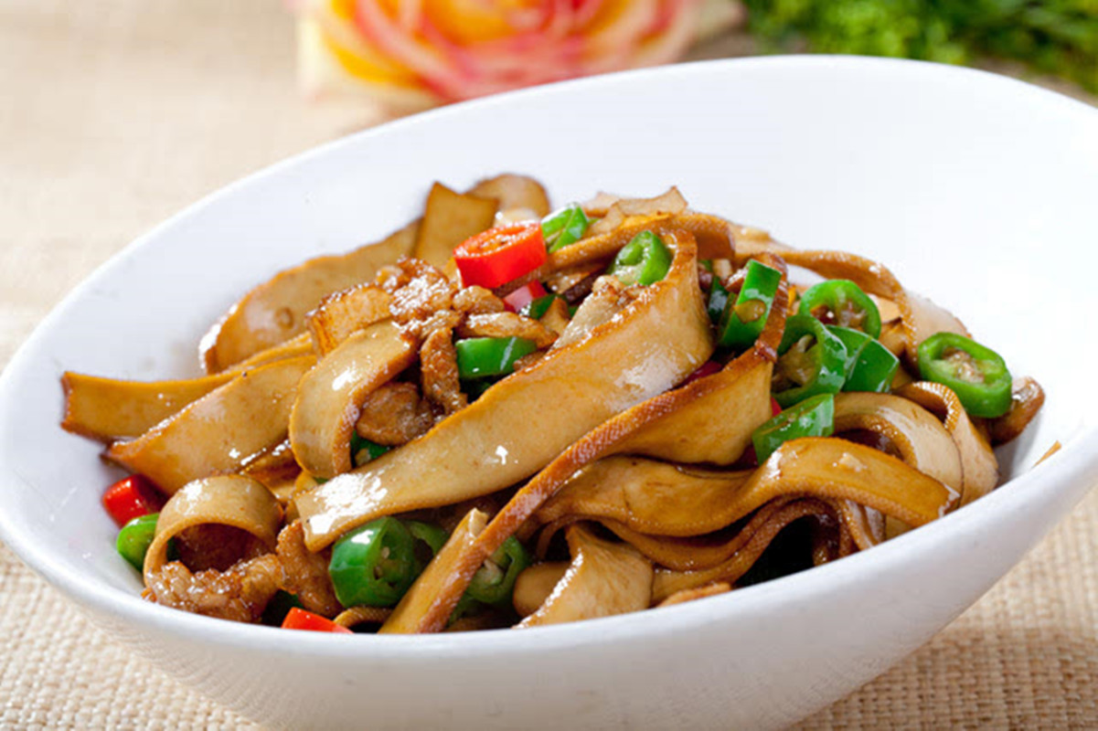 湘潭菜攸县香干炒肉的视频,攸县香干花菜炒肉的做法