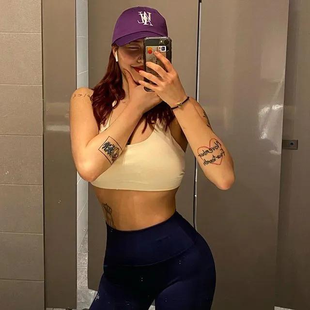 爱纹身的小姐姐,喜欢有纹身的小姐姐