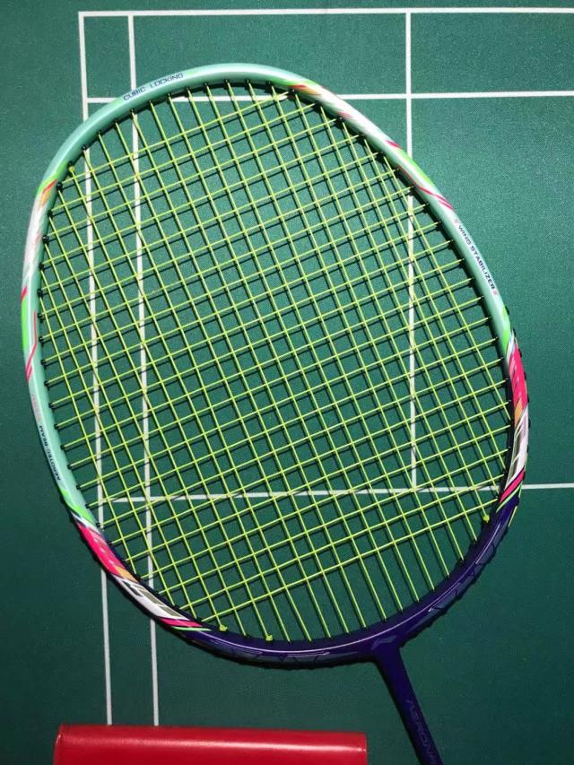 关于李宁羽毛球拍的介绍,李宁ws72s羽毛球拍
