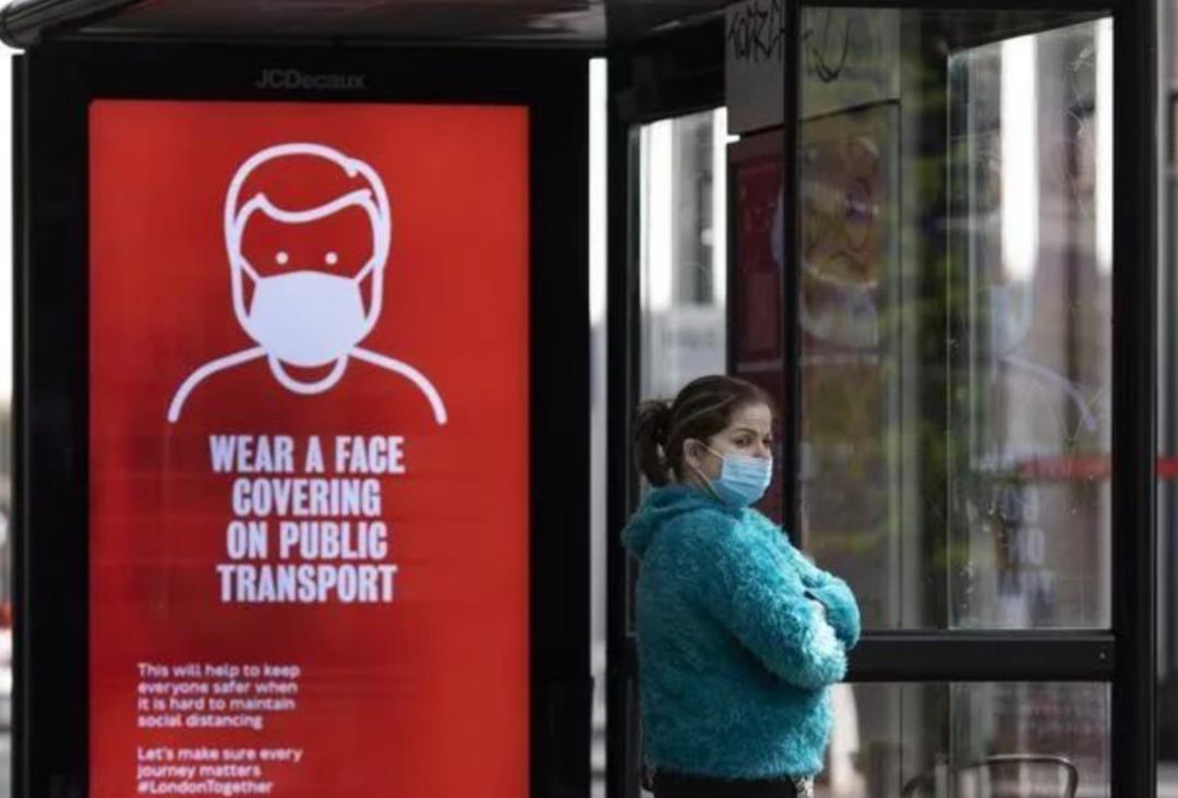 颠覆三观！外挂鹰钩鼻出街，英国人的脑洞真服了…这也叫口罩？