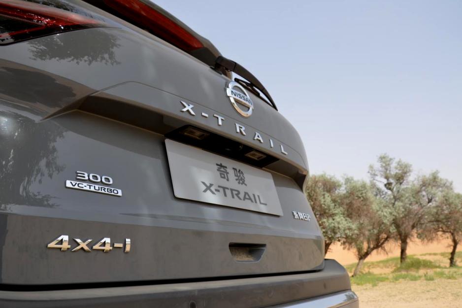 日产奇骏2017款2.5lcvt领先版4wd,奇骏三缸200亿是真的吗