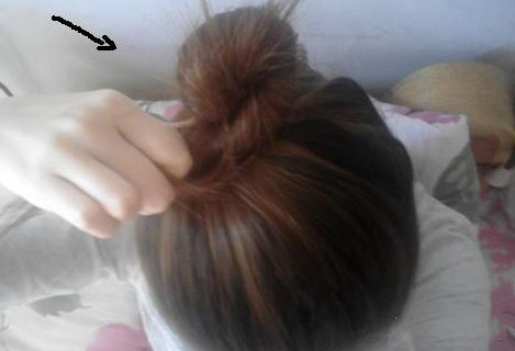 一根筷子快速盘发,中短发一根筷子盘发慢动作