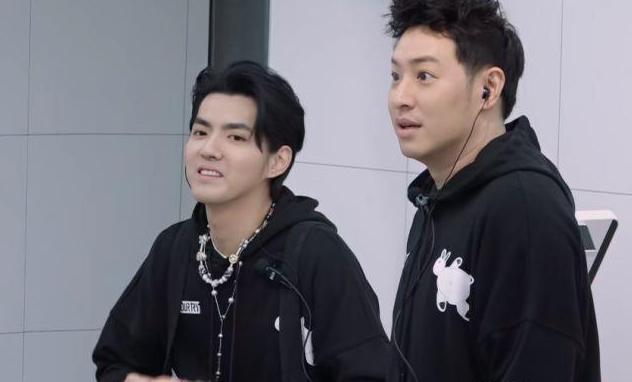 都美竹点赞吴亦凡被批捕，律师解读案情：证据充分极大可能已认罪