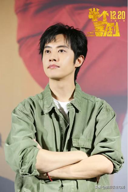 从“半个喜剧”到“寄生虫”看男人的眼袋