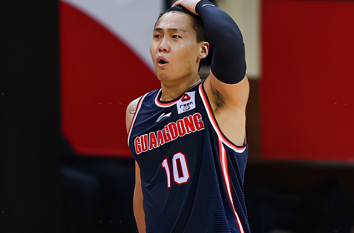 广东对战浙江赵睿怒吼庆祝,广东队赵睿霸气瞬间