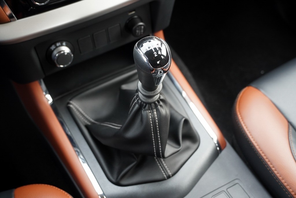 最新款东风日产锐骐6试驾,全新一代郑州日产锐骐6顶配图片