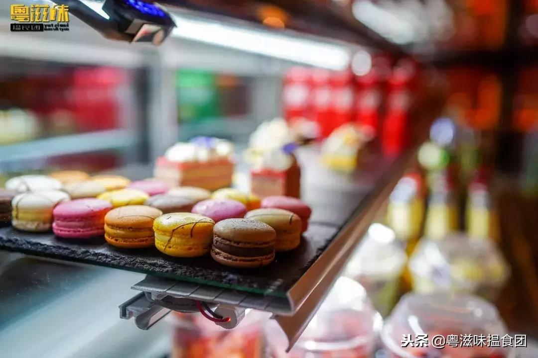 用一间24小时都在线的机场酒店，拥抱旅途的开始