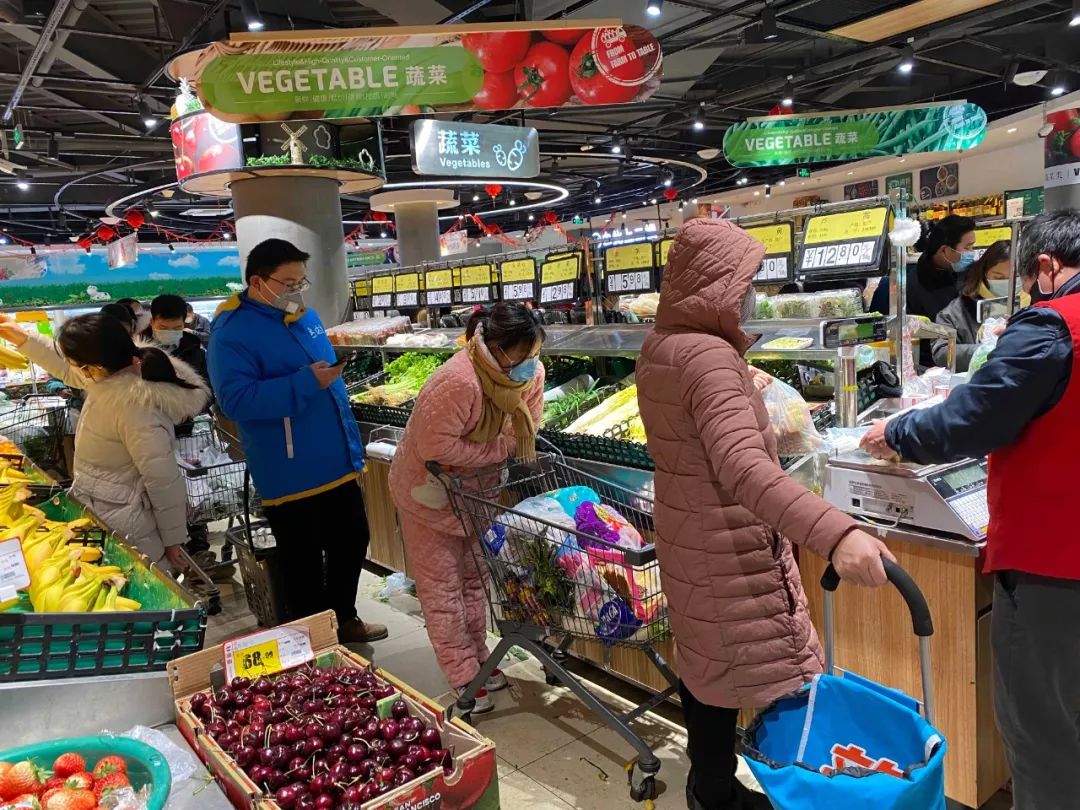 疫情下的县城夜晚照片真实,疫情时期农村的真实生活