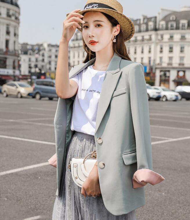 小西装怎么搭配好看,小西装怎么搭配更有气质