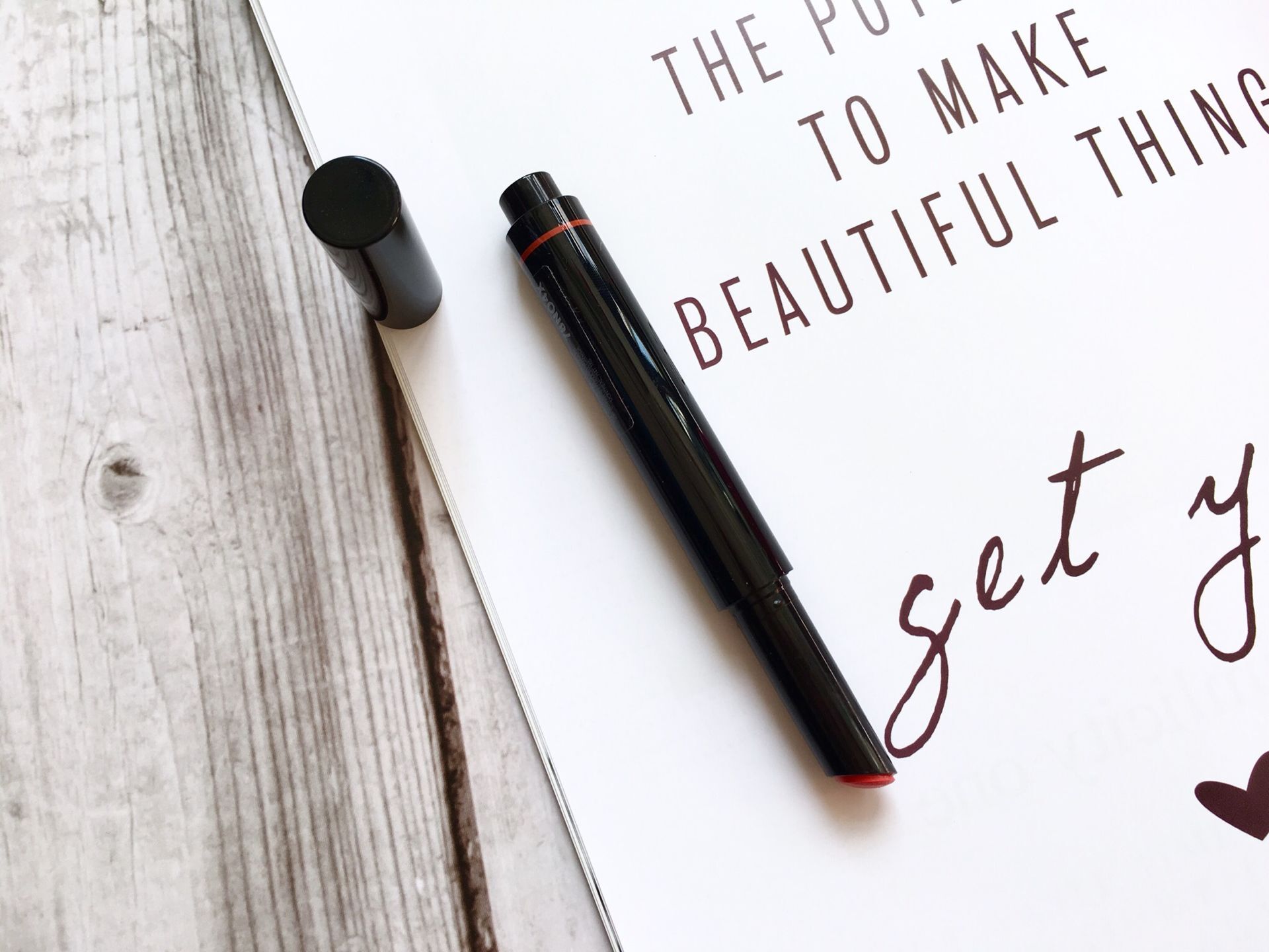 迪奥橘色系口红适合什么肤色,橘色系口红最显白的色号