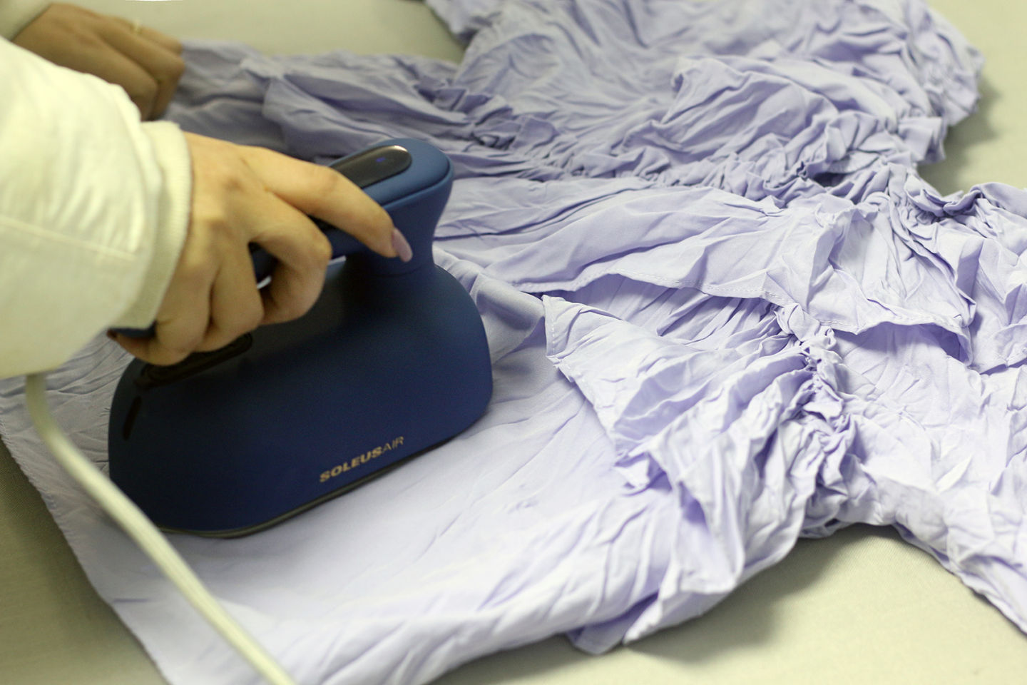 抚平褶皱精致生活——舒乐氏手持挂烫机体验