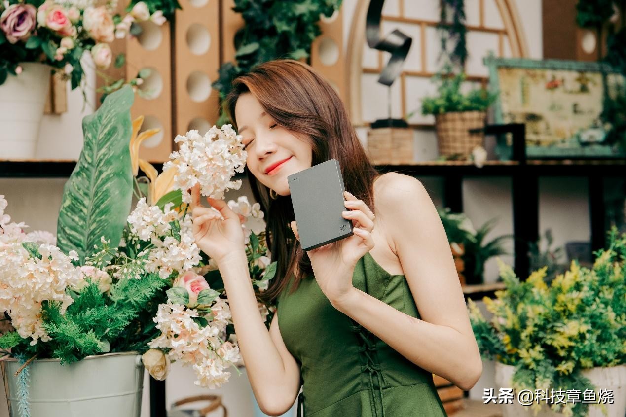 希捷硬盘经典跟新品,希捷超薄500g机械硬盘测评