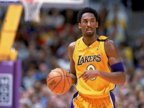 8号的科比和24号的科比谁更强,科比巅峰时期是8号还是24号