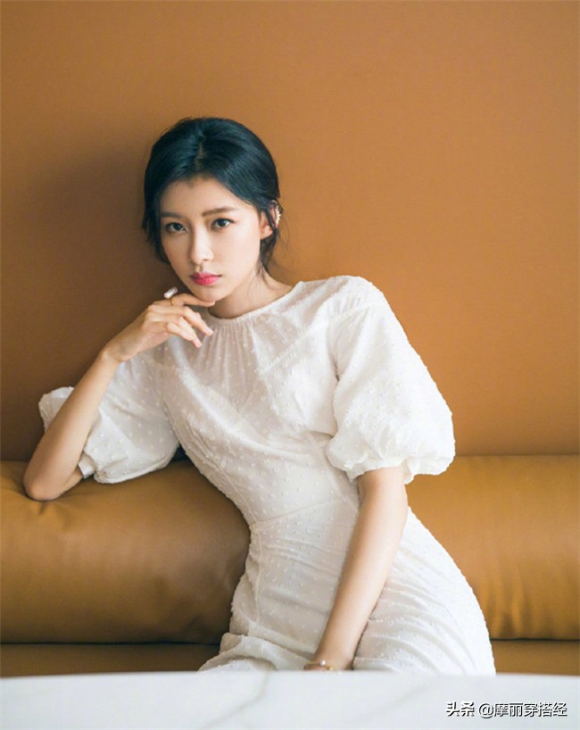 对粗手臂束手无策?泡泡袖来为你打掩护,演绎浪漫的少女风