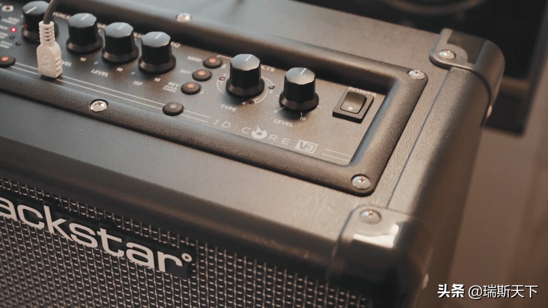 怕扰民静音吉他,吉他手喜欢用的音箱