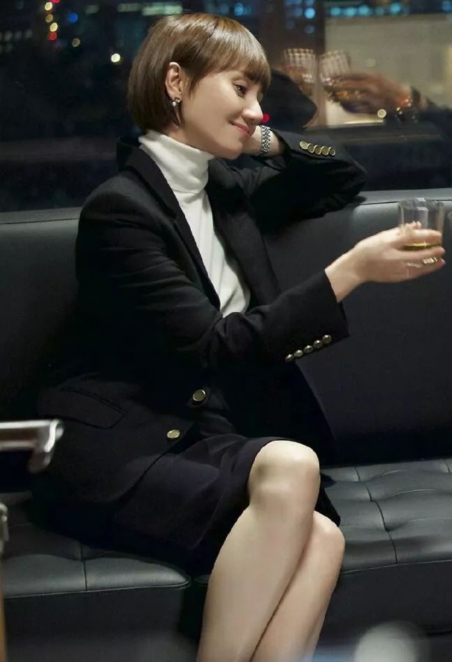 通勤怎么穿才好看,春季通勤怎么穿气质出众呢