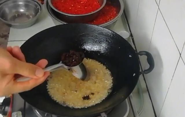 剁椒酱太咸蒸鱼料汁的调法,买回来的剁椒酱太咸了怎么办