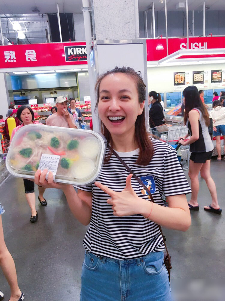 吴昕丑服合集,吴昕回应卖衣服事件