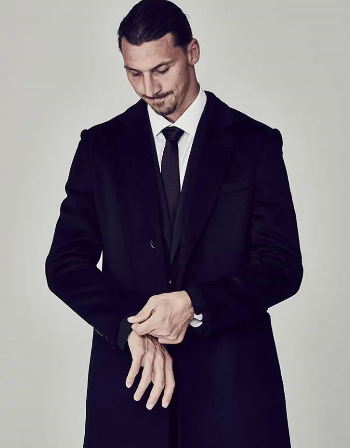 降薪怕极了?发一条推特就能赚回来!揭秘顶级球星的真实收入来源