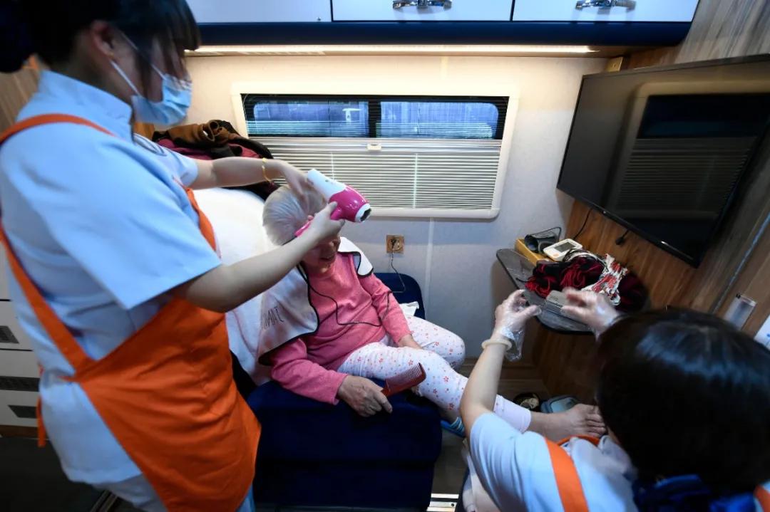 日本上门失能老人洗澡设备,失能老人洗澡专用设备