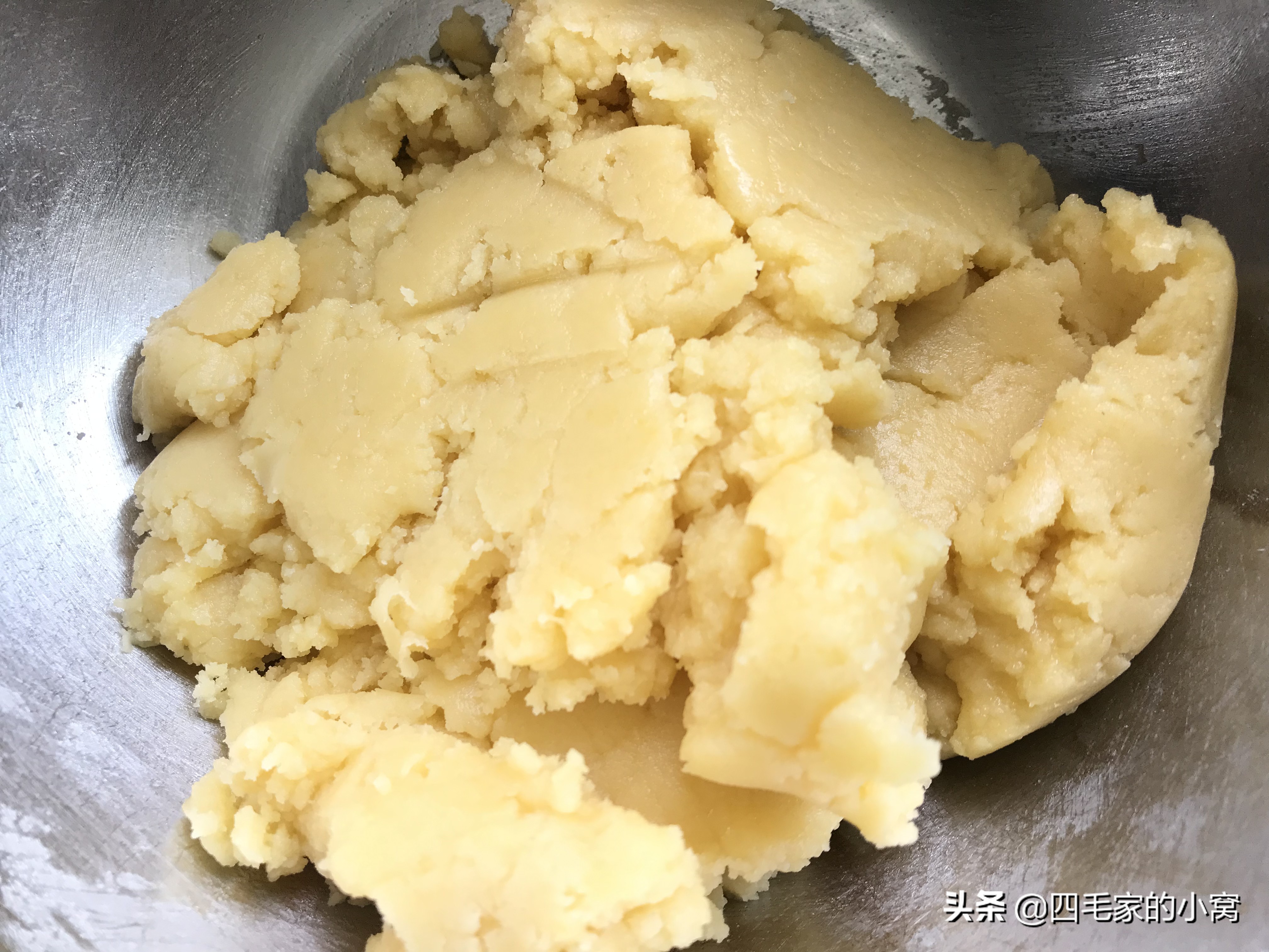 怎样做酥皮月饼最简单的方法,桃酥皮月饼的制作过程视频