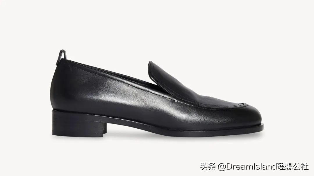 街拍白色乐福鞋,达妹街拍图文