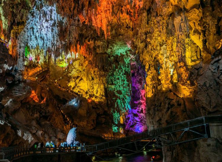 云南建水,一座有着全国第三大孔庙的边陲古城,烧烤更是享誉全省