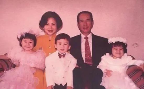 赌王七个美貌的女人,赌王的4位太太中谁最受宠