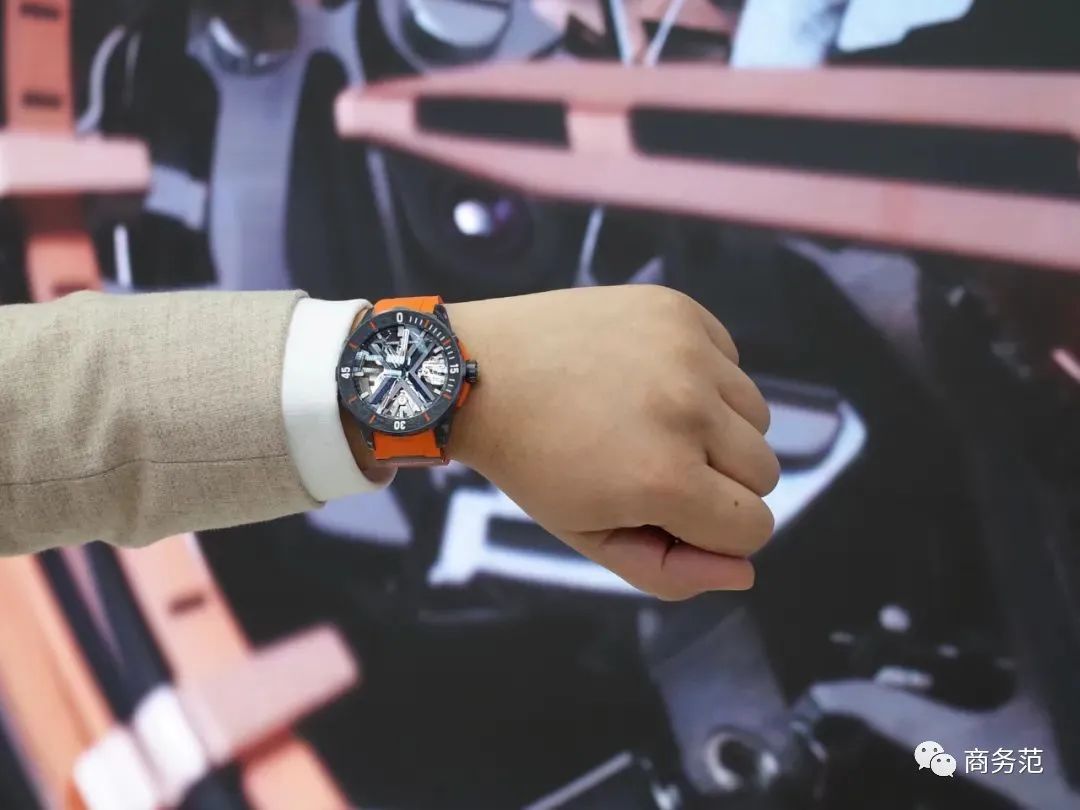 夏天出门戴手表,夏天戴表不好看