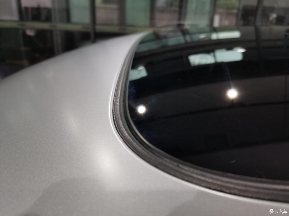 宝马5系贴膜改色罗曼尼红双拼,宝马5系贴膜改色