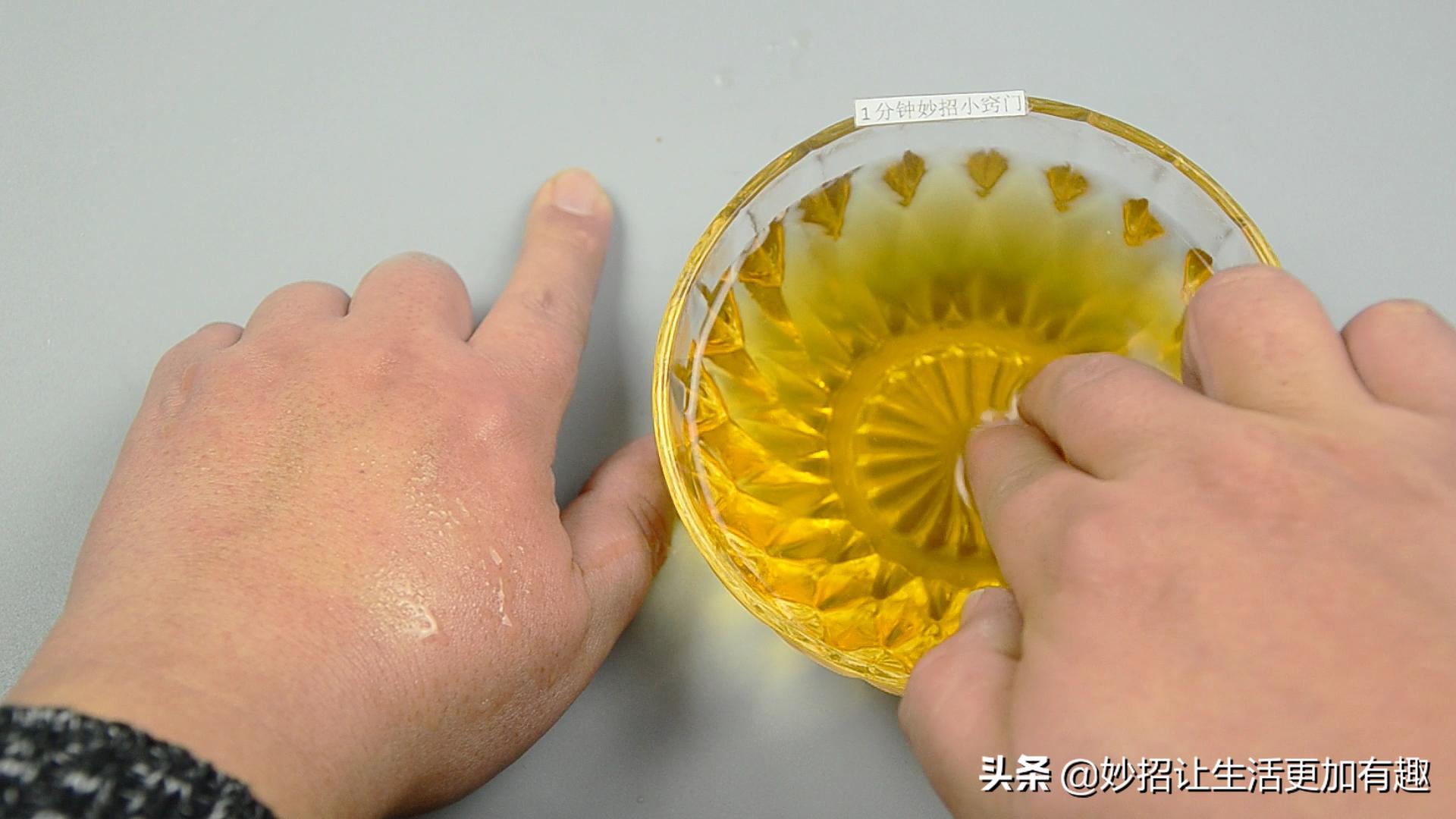 脸上长色斑难看又显老,教你简单一招,轻松淡化色斑显白嫩