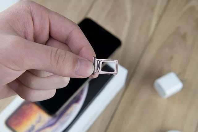 iPhone的双卡双待究竟表现如何？三大运营商又该咋组合？