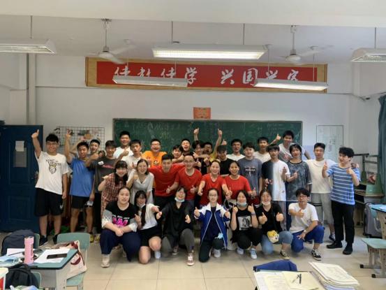 从偏科到单科学霸！石室佳兴有这么一群老师，追着要给你辅导